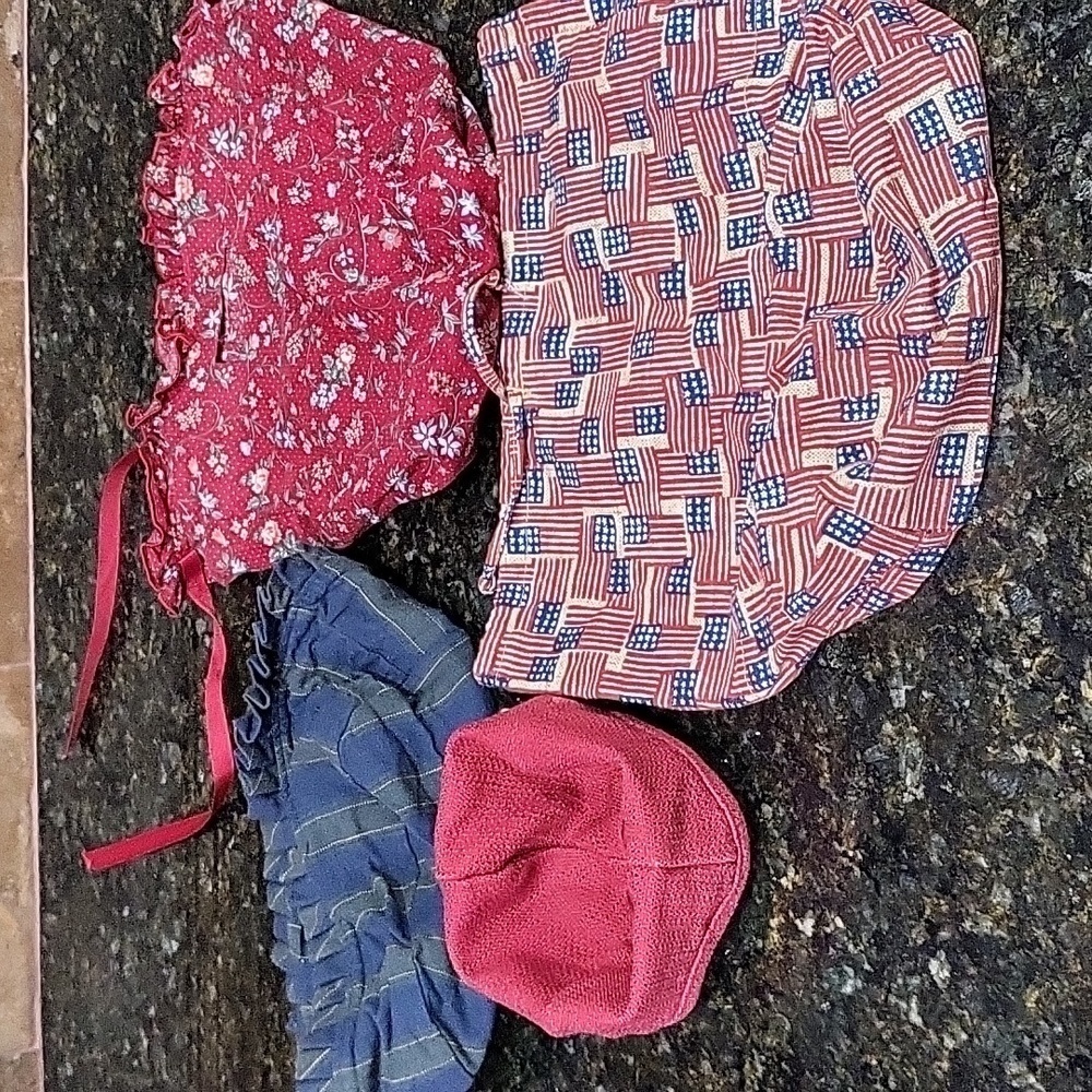 Lot of 4 Longaberger Basket Liners and one Protector Various Sizes  Patterns